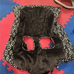 Black and White Baby Shopping Cart Cover